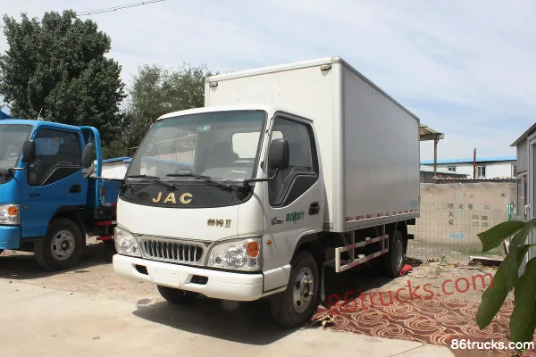 JAC Shuailing K340 152 hp 4X2(6 wheels) 4.12m single-row box van truck Exterior (3) | 86Trucks