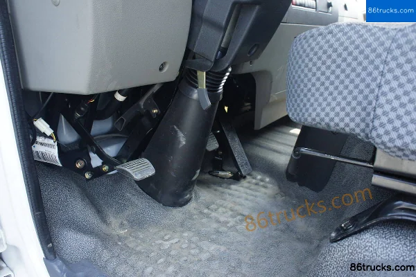 FAW Jiefang Hu V 100 ch 4X2(6 roues) 4,2 m fourgon léger à cabine simple (3) | 86Trucks