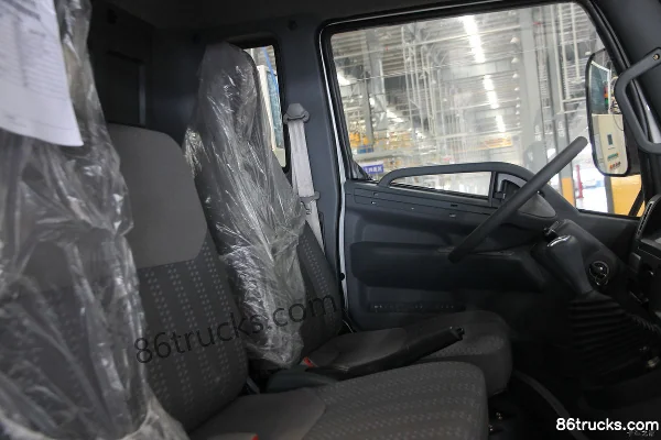 Karry Green Card S 117hp 4X2(6 wheels) 4m one-and-a-half-row van light truck (mid-body) Cab (2) | 86Trucks