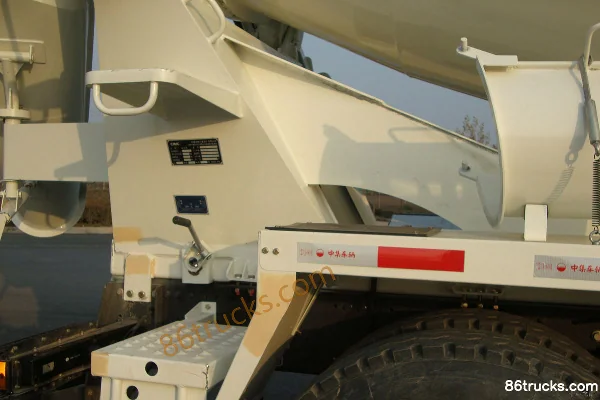 FAW Jiefang J6P 370 hp 8X4(12 wheels) concrete mixer truck (CIMC brand) Cab (2) | 86Trucks