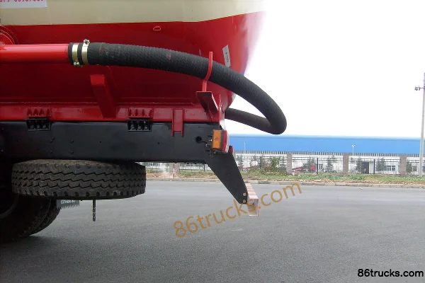 SHACMAN Delong F2000 300 hp 8X4(12 wheels) Bulk Cement Tanker (CIMC) Cab (1) | 86Trucks