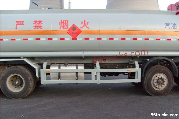 FAW Jiefang J6 350 hp 8X4(12 wheels) Chemical Liquid Transport Truck (CIMC) Cab (2) | 86Trucks