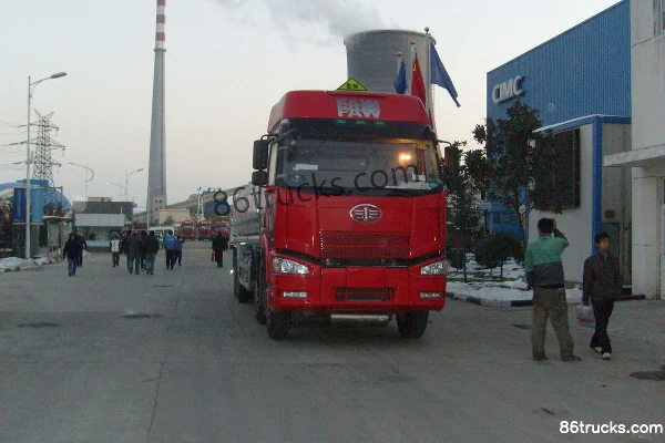 FAW Jiefang J6 350 hp 8X4(12 wheels) Chemical Liquid Transport Truck (CIMC) Exterior (3) | 86Trucks