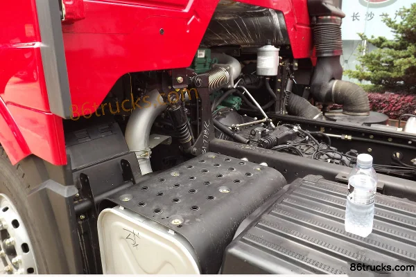FAW Jiefang J6P heavy truck 350hp 6X4(10 wheels) 5.8m dump truck (cab-over) Chassis (3) | 86Trucks