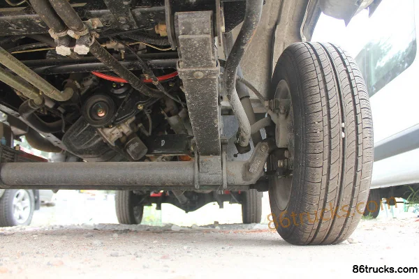 Jinbei Star 60 hp 4X2(6 wheels) Gasoline 3m Van Mini Truck Cab (2) | 86Trucks