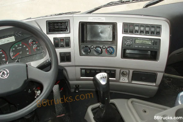 Dongfeng Teshang 260 ch 6X4(10 roues) camion plateau (marque Jiangte) Cabine (3) | 86Trucks