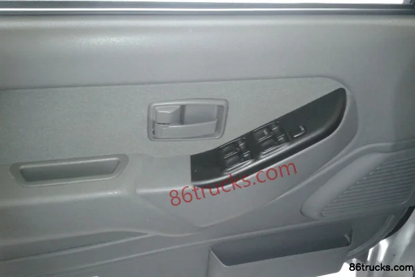 Qingling Isuzu T17 2019 Luxury Edition 2.6L Gasoline 121 hp 4WD Double-Row Drop-Side Pickup Chassis (1) | 86Trucks