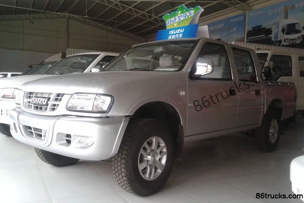 Qingling Isuzu T17 2019 Luxury Edition 2.6L Gasoline 121 hp 4WD Double-Row Drop-Side Pickup Cab (2) | 86Trucks
