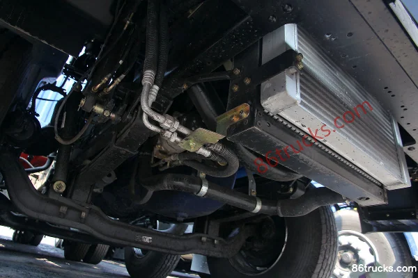 Foton Auman ETX série 6 poids lourd version super 350 ch 6X2(8 roues) tracteur routier (pont arrière 485) Châssis (1) | 86Trucks