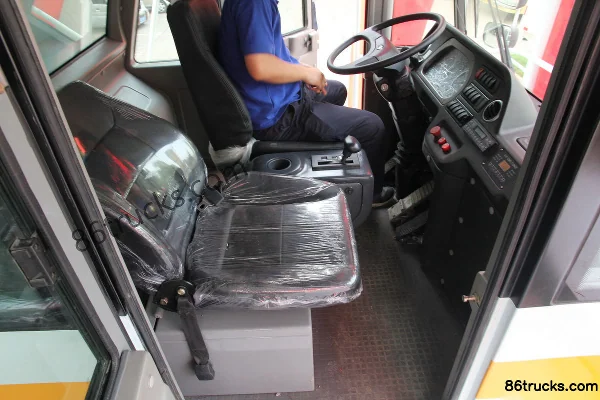 Yutong 533 hp 4X2(6 wheels) wide-body mining dump truck Cab (1) | 86Trucks
