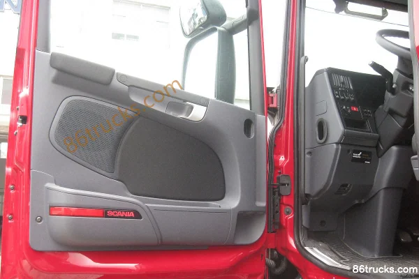 Scania R-Series Heavy Truck 560 hp 6X2(8 wheels) Tractor Truck (Model R 560 LA6X2MNA) Cab (1) | 86Trucks