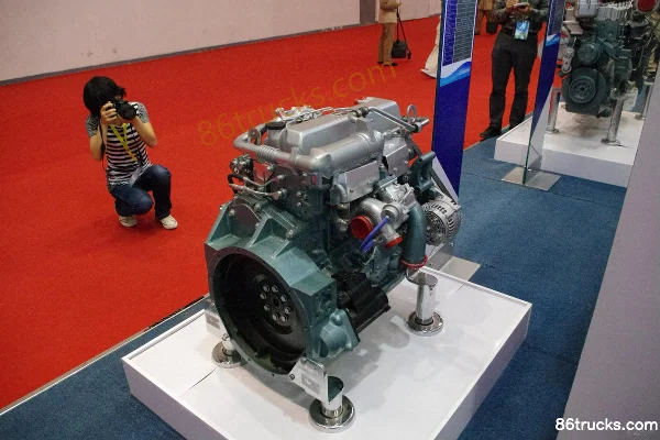 Yuchai YC4S120-40 120 ch 3.8L China IV moteur diesel Extérieur (3) | 86Trucks