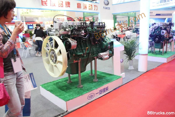 Xichai CA6SL1-24E4N 240 hp 7.7L China IV Natural Gas Engine Exterior (3) | 86Trucks