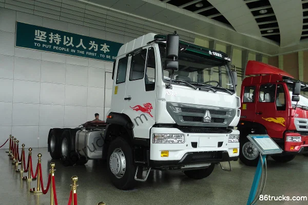 Sinotruk Golden Prince Heavy Truck 336 hp 6X4(10 wheels) Tractor Truck (Elite Edition) Exterior (2) | 86Trucks