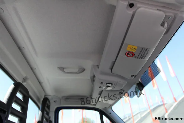 IVECO Daily camion moyen 146 ch 4X2(6 roues) porteur à ridelles cabine simple (3) | 86Trucks