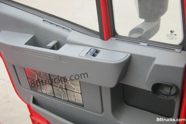 Hongyan Genlyon 340 ch 6X4(10 roues) tracteur routier Cabine (1) | 86Trucks
