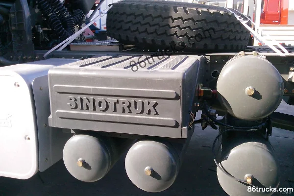 Sinotruk HOKA H7 Heavy Truck 375 hp 6X4(10 wheels) Tractor Truck Chassis (2) | 86Trucks