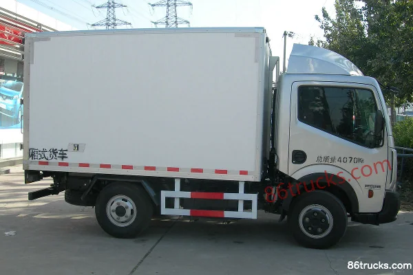 Zhengzhou Nissan Cabstar 130hp 4X2(6 wheels) 3m Single Row Van Light Truck Exterior (3) | 86Trucks