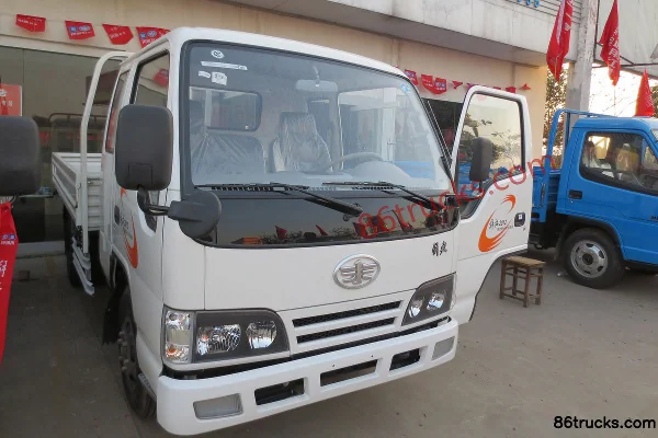 FAW-GM Small FAW Jiefang 120hp 4X2(6 wheels) 4.7m Semi-row Flatbed Cargo Truck Exterior