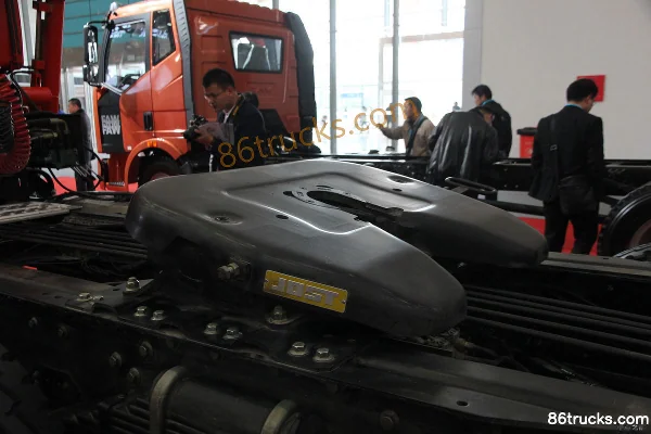 FAW Jiefang J6P 350 hp 6X4(10 wheels) Truck Mounted Crane Cab (2) | 86Trucks