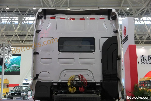 Dongfeng Liuqi Chenglong Cummins M7C camion lourd 380 ch 6X4(10 roues) tracteur routier Châssis (1) | 86Trucks
