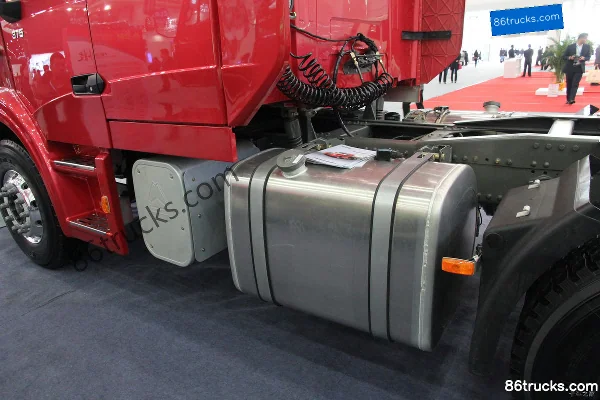 Sinotruk Weihao 375 ch 6X4(10 roues) tracteur routier Châssis (1) | 86Trucks