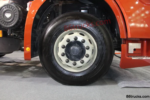 Union Truck U340 340 hp 6X4(10 wheels) Tractor Truck Chassis (3) | 86Trucks