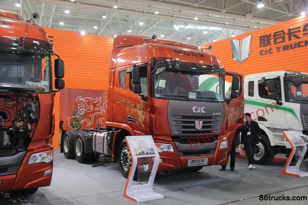 Union Truck U340 340 hp 6X4(10 wheels) Tractor Truck Exterior (2) | 86Trucks