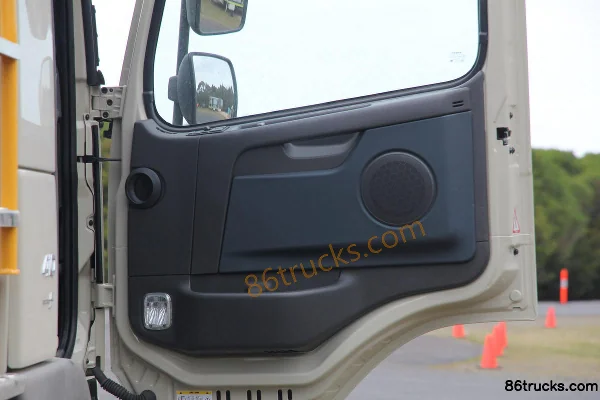 Volvo FMX Heavy Truck 410 hp 8X4(12 wheels) Dump Truck Cab (1) | 86Trucks