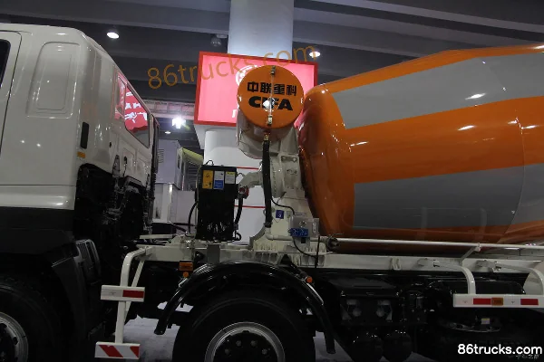 GAC HINO 700 Series 8X4(12 wheels) Concrete Mixer Truck (Zoomlion Brand) Chassis (1) | 86Trucks