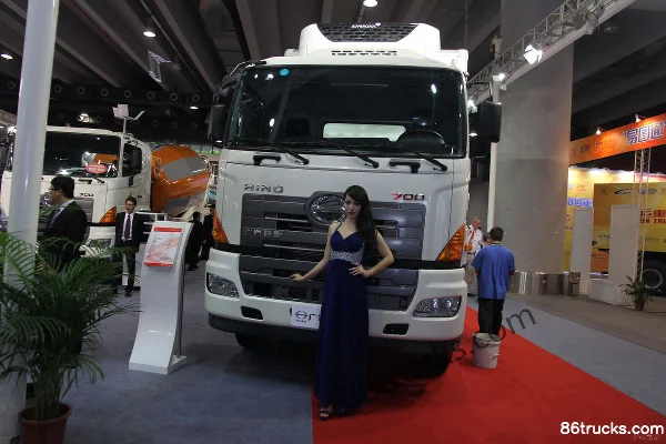 GAC HINO 700 Series 350 hp 8X4(12 wheels) Refrigerated Truck (CIMC Brand) Exterior (3) | 86Trucks