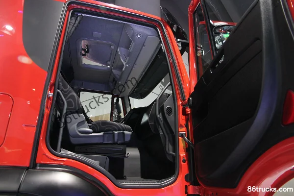 IVECO New Trakker Series Heavy Truck 500hp 8X4(12 wheels) Dump Truck Cab (1) | 86Trucks