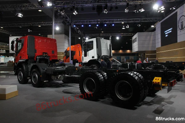 IVECO New Trakker Series Heavy Truck 500hp 8X4(12 wheels) Dump Truck Exterior (3) | 86Trucks