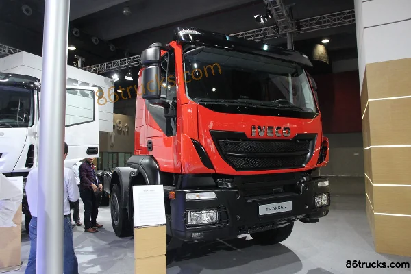 IVECO New Trakker Series Heavy Truck 500hp 8X4(12 wheels) Dump Truck Exterior (2) | 86Trucks