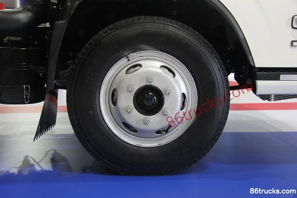 Yuejin Chaoyue C500-52 180hp 4X2(6 wheels) Day Cab Cargo Truck Chassis (1) | 86Trucks