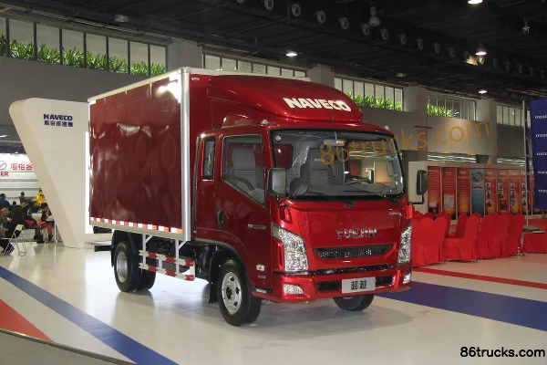 Yuejin Chaoyue C500-33 Comfort Edition 140hp 4X2(6 wheels) 3.65m semi-row van cargo truck Exterior (2) | 86Trucks