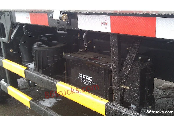 Dongfeng N280 140 hp 4X2(6 wheels) 4.13m Single-row Flatbed Light Truck Chassis (2) | 86Trucks
