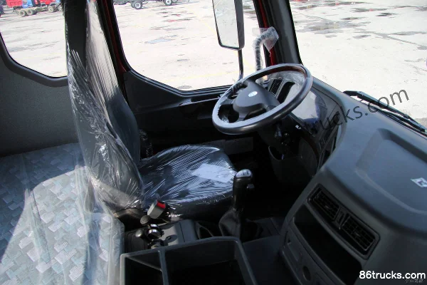 Dongfeng Liuqi Balong camion lourd 340 ch 8X4(12 roues) 8,2 m camion benne (châssis) Cabine (2) | 86Trucks