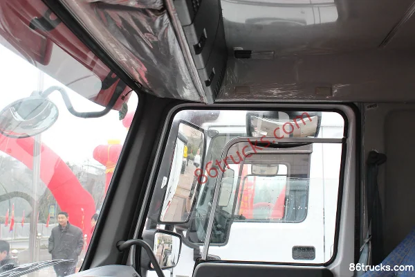 Sinotruk HOWO 266 hp 4X2(6 wheels) Garbage Truck (Qingzhuan Brand) Cab (1) | 86Trucks