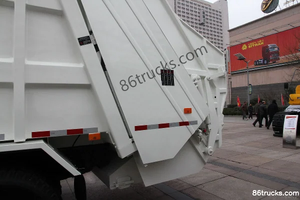 Sinotruk HOWO 266 hp 4X2(6 wheels) Garbage Truck (Qingzhuan Brand) Body (3) | 86Trucks