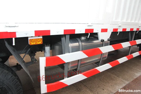 Sinotruk HOWO T5G 280hp 6X2(8 wheels) 7.8m stake truck Chassis (1) | 86Trucks