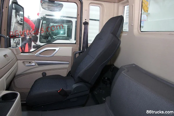 Sinotruk HOWO T5G Heavy Truck 340hp 6X4(10 wheels) 5.6m dump truck Cab (3) | 86Trucks