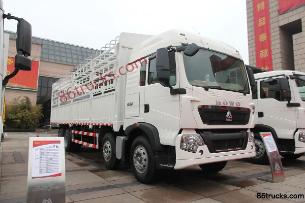 Sinotruk HOWO T5G heavy truck 310 hp 8X4(12 wheels) 9.52 meters cage-type cargo truck Exterior (2) | 86Trucks