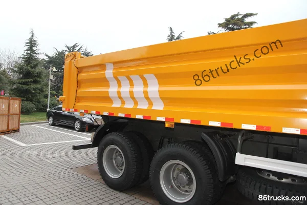 Sinotruk Hohan J7B 340hp 8X4(12 wheels) 5.6m dump truck Chassis (1) | 86Trucks