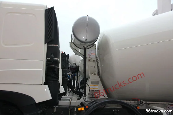 Sinotruk HOWO-T7H 390hp 8X4(12 wheels) Concrete Mixer Truck Cab (1) | 86Trucks