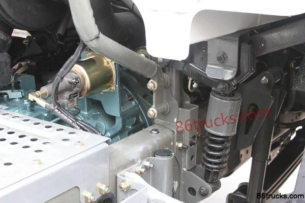Sinotruk HOWO T5G Heavy Truck 340 hp 6X2(8 wheels) Tractor Truck Chassis (2) | 86Trucks