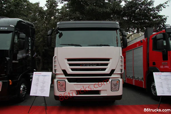 Hongyan Genlyon 380hp 6X4(10 wheels) Tractor Truck (Export Model) Exterior (2) | 86Trucks