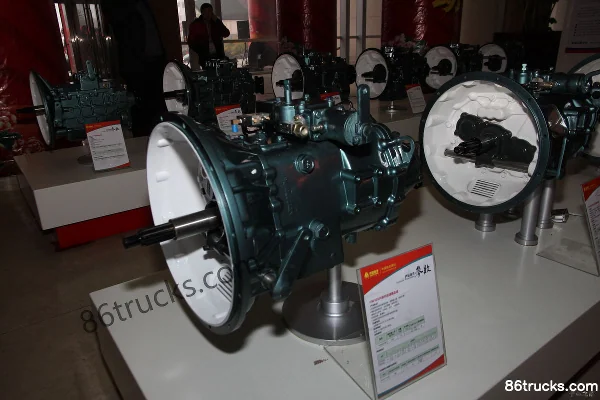 Sinotruk HW50508C 8-speed Manual Transmission Exterior