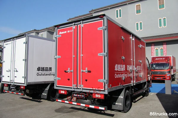 Foton Aumark 1 Series 118 hp 4X2(6 wheels) 4.165m single-row van light truck Exterior (3) | 86Trucks