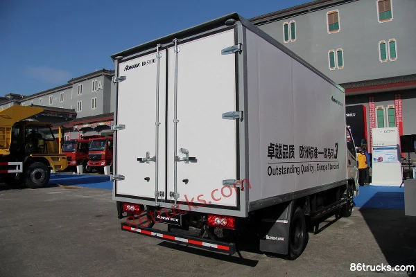 Foton Aumark 3 Series 143 hp 4X2(6 wheels) 4.165m Single Row Van Light Truck Exterior (3) | 86Trucks